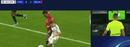 滕哈赫带领曼联夺欧冠,曼联获胜后滕哈赫激动爆粗