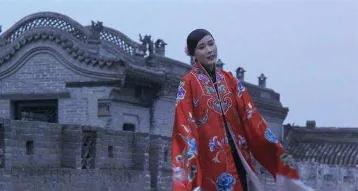 《妻妾成群》：整天面带笑容的卓云，才是手段厉害的人