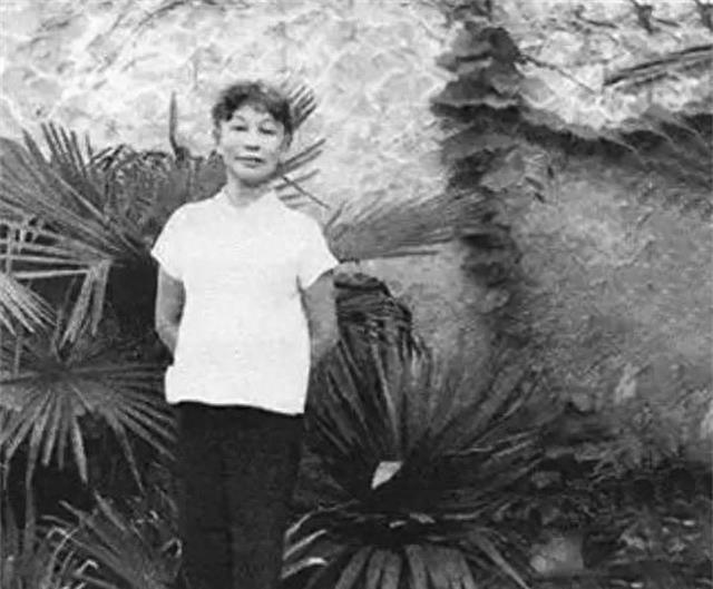 郭婉莹:曾因一双袜子要和未婚夫解除婚约,后遇渣男丈夫出轨寡妇