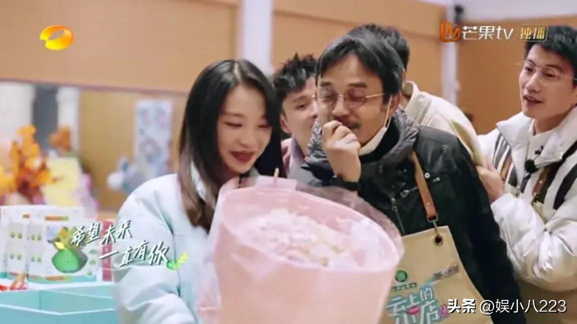 明星扎堆在农村开店，日赚一万，农村钱比城市好赚？