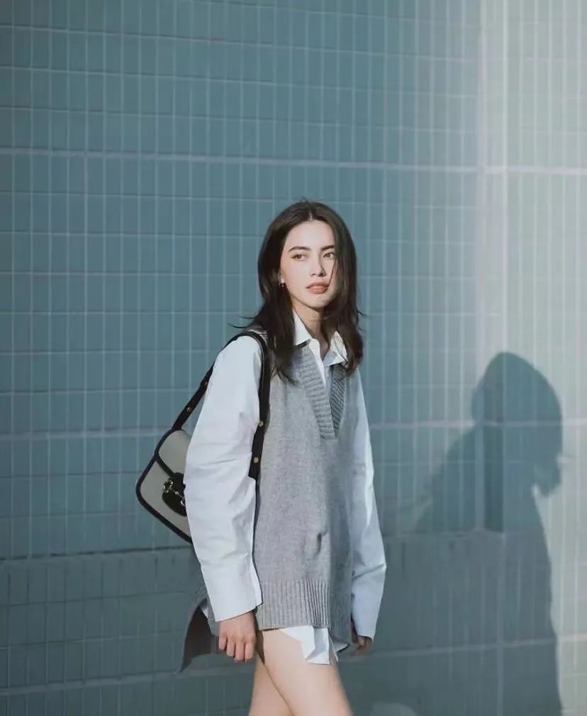 针织马甲棉麻衬衫,针织马甲衬衫下面怎么搭