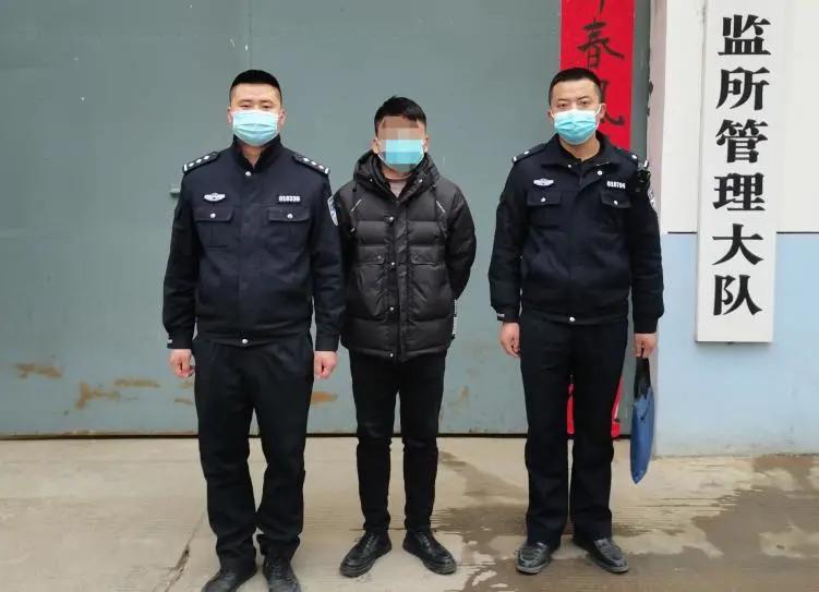 出了事故保险公司说骗保,出了事故才发现保险没买