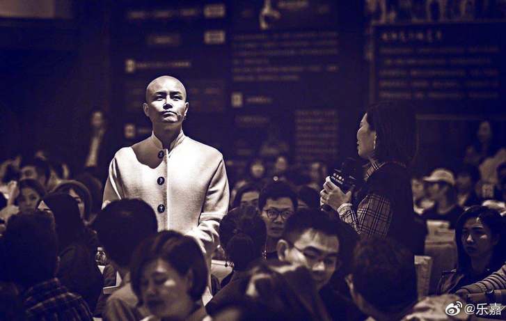 乐嘉美国矿泉水,乐嘉美国买的矿泉水