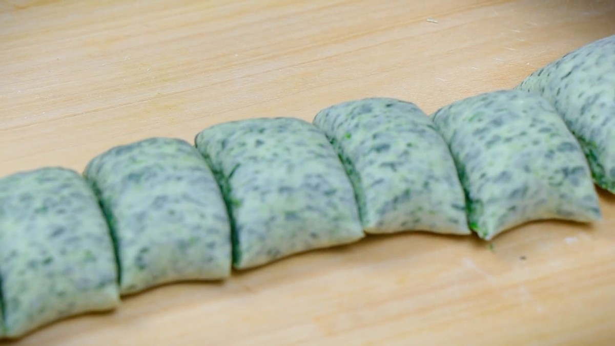 人体缺少哪种维生素会白头发,人体缺什么维生素会长白发