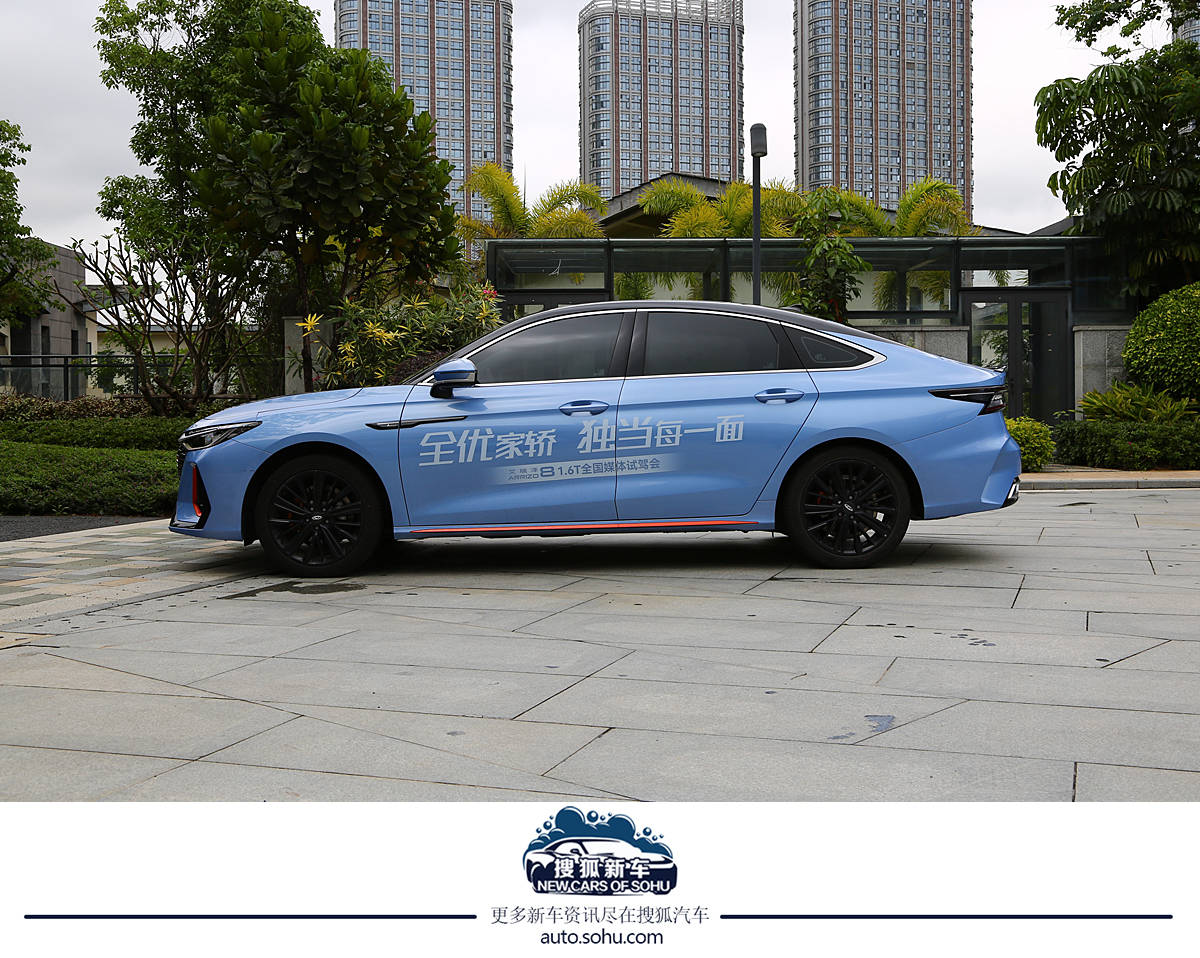 奇瑞艾瑞泽8对比长安uni-v,奇瑞艾瑞泽82.0t试驾