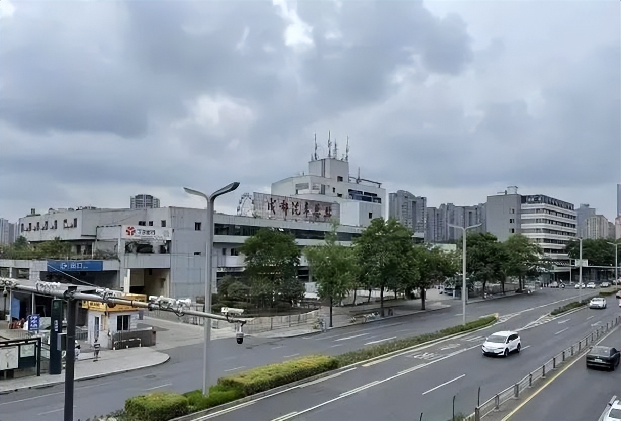 成都原来的老汽车站在哪里,成都各大汽车站