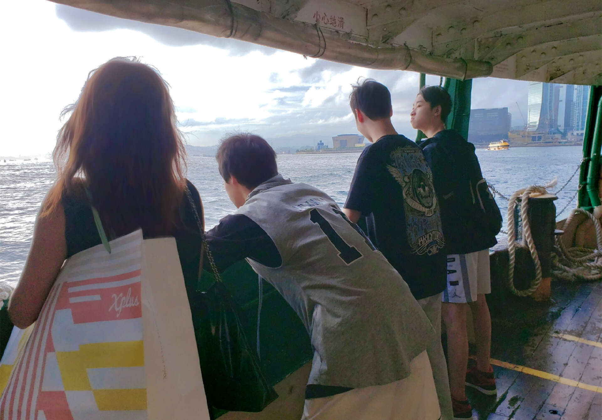 马景涛带着儿子给妻子助阵温馨,58岁马景涛自曝升级做爷爷