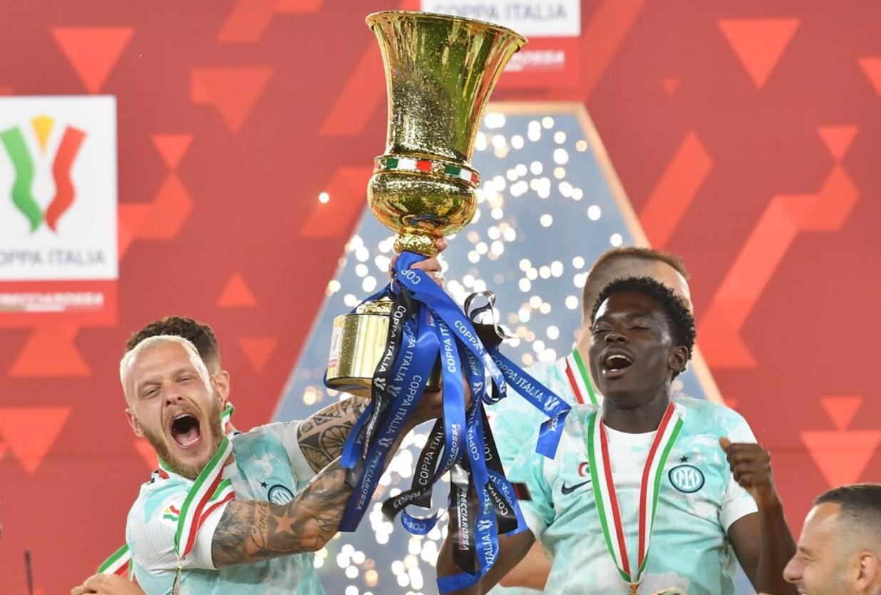 閫嗚澶哄啝,閫嗚瓒呯噧澶哄啝