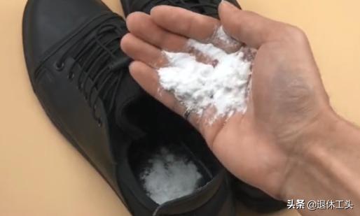 洗完鞋后鞋子有臭味怎么永久去除,刷鞋怎么去除鞋子里的臭味