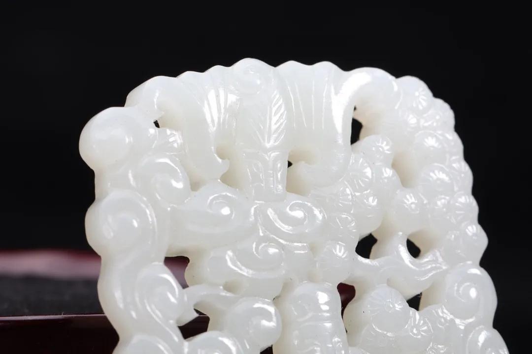 老玉镂空寿字玉佩值钱吗,和田玉青玉福禄寿牌