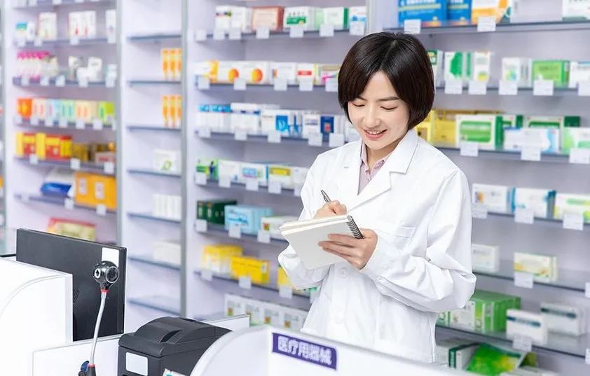 从公务员到第一富豪，广东兄弟建立出了万店药房大参林