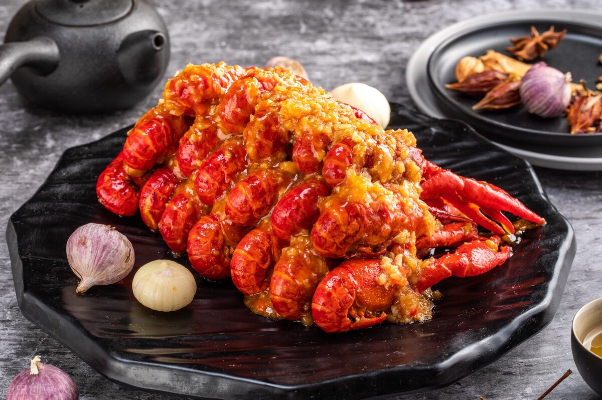 在农村种植或养殖什么比较赚钱,农村空房养殖什么最赚钱