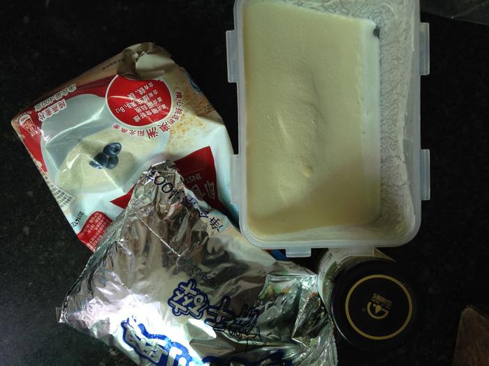 奶油冰淇淋家庭做法,自制薄荷冰淇淋