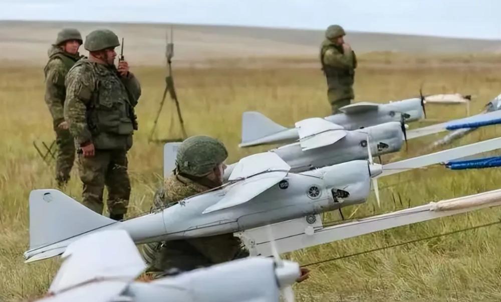 用“纸飞机”支援乌克兰？澳大利亚到底咋想的，纸板无人机靠谱吗