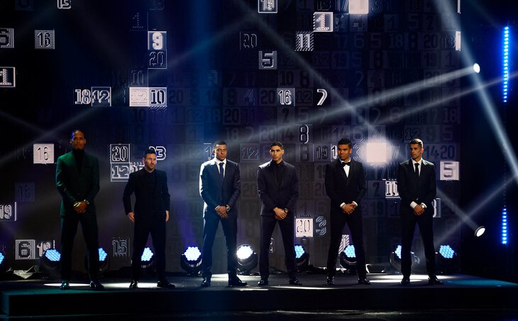 摩根世界杯梅西,梅西黑袍领奖视频