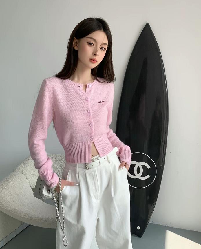 粉色穿搭应该怎么穿,早春穿搭离不开的青春粉色