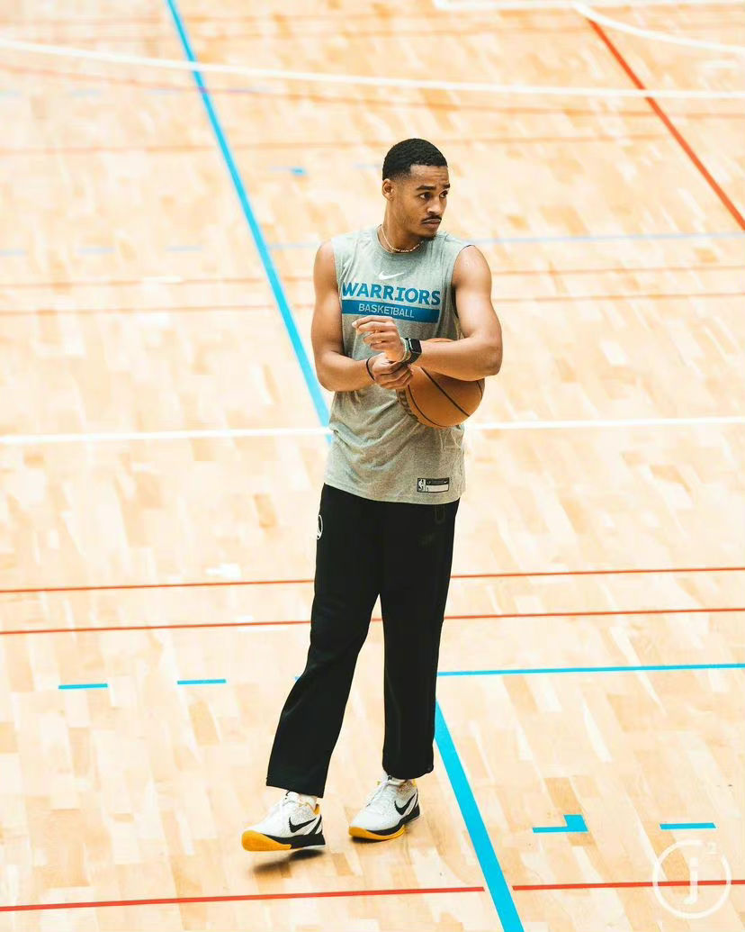 nba威金斯比赛,威金斯比赛穿的什么鞋