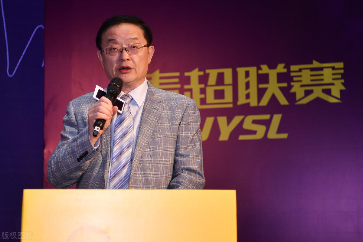 足协原副主席李毓毅和中超董事马成全被调查，中国足坛再度震荡！