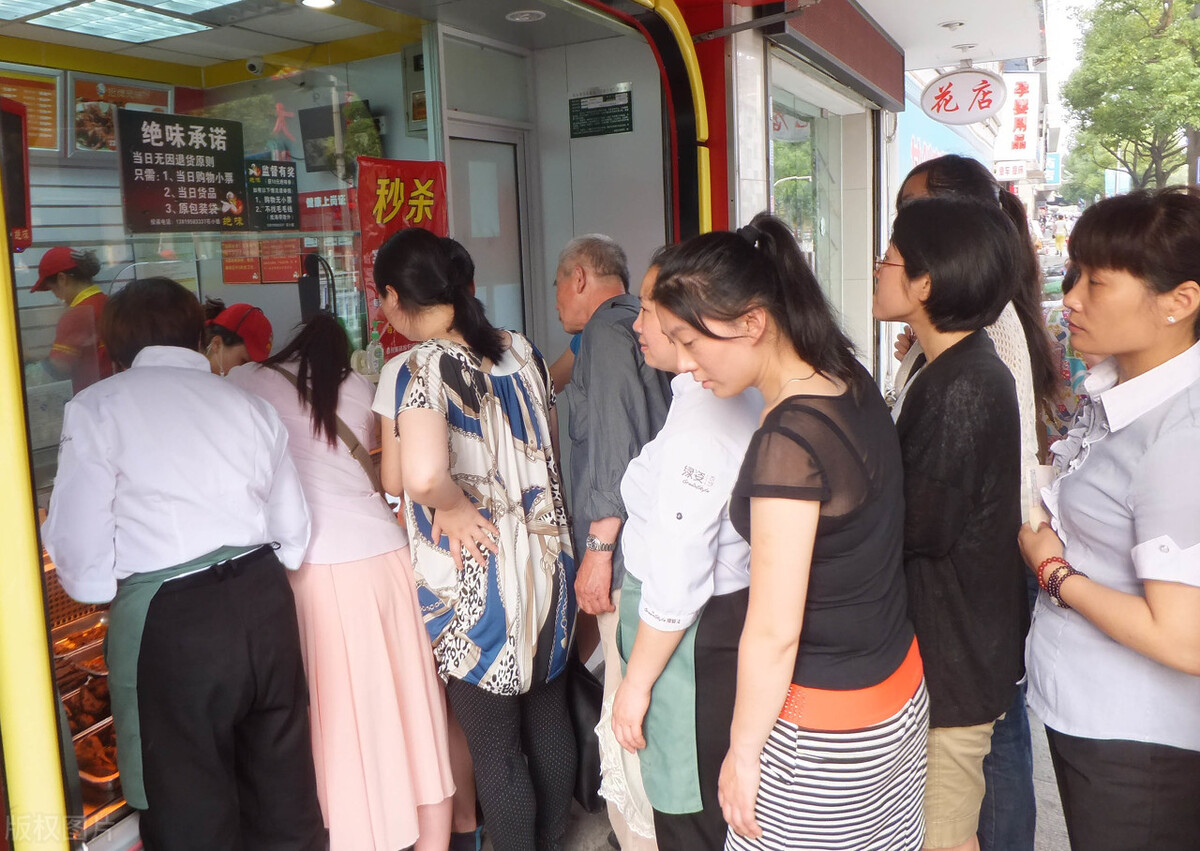 卖鸭脖一年能赚五六十万,小伙卖鸭脖