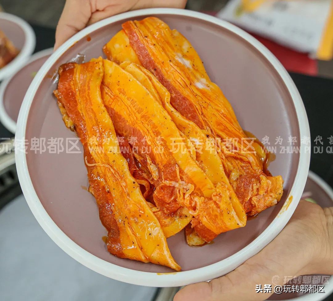 跨越三千公里！上过人生一串的「齐齐哈尔烤肉」，落户蜀都万达