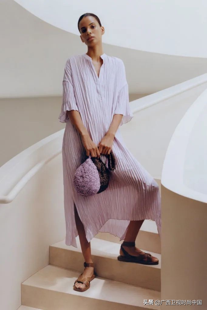 很热怎么穿,夏季天热怎么穿才够时尚