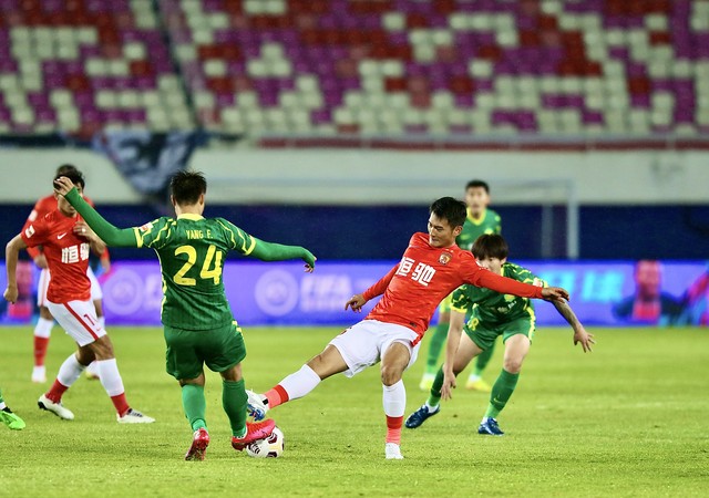 艾克森是广州恒大埃尔克森吗,埃尔克森跟艾克森