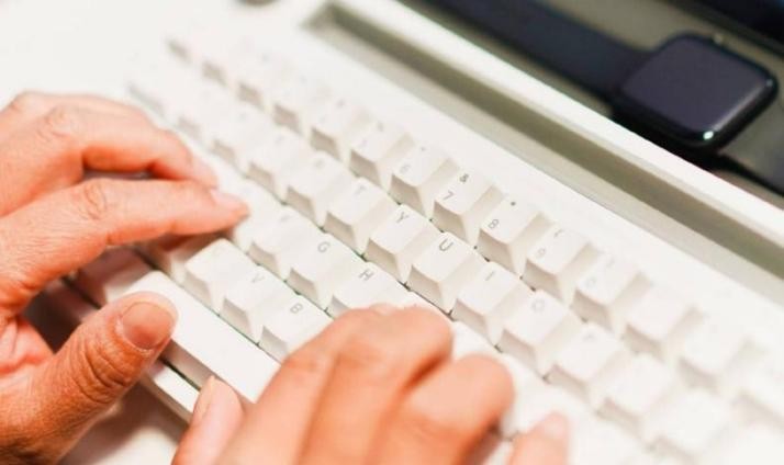 22岁公务员写书赚4100万,公务员写一本书赚4000万