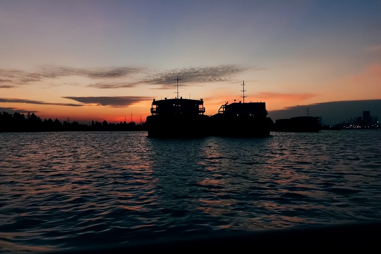 香港的天星小轮是什么样子的,香港天星小轮尖沙咀