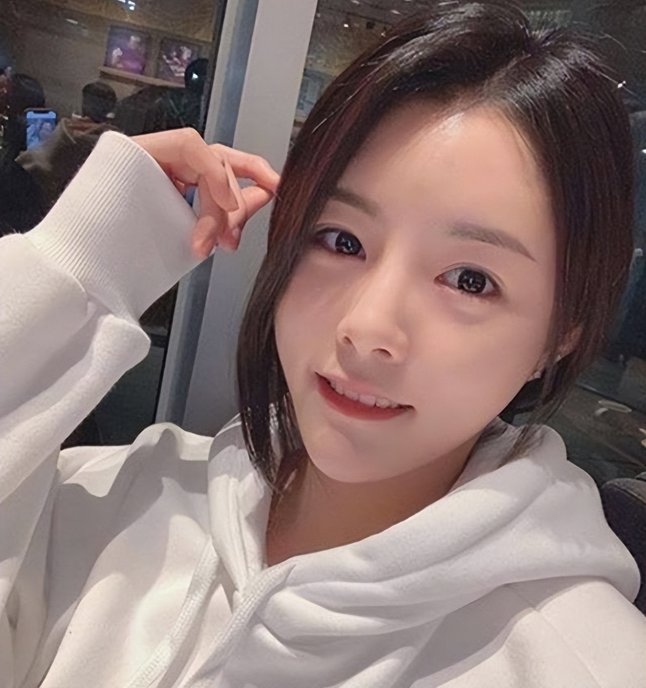 韩国排球女神李多英,韩国排球李多英绿色礼服采访