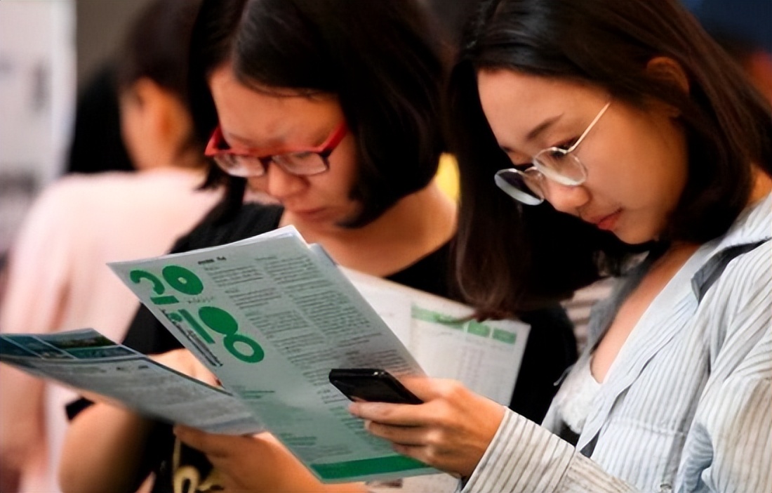 报考民办大学好还是上公办专科好,高考低分可以选择民办大学吗