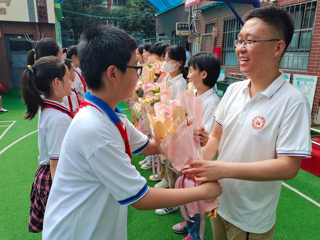 瀛ｅ繂鐣欏鏈潵鍙湡,瀛ｅ繂鐣欏鏃跺厜鏈変綘姣曚笟鍏哥ぜ鏆栧満