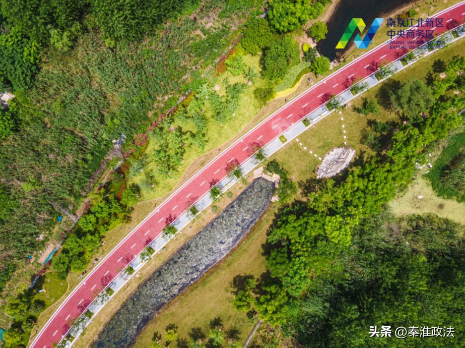 南京地铁11号线效果图,航拍南京地铁11号线旁超大公园