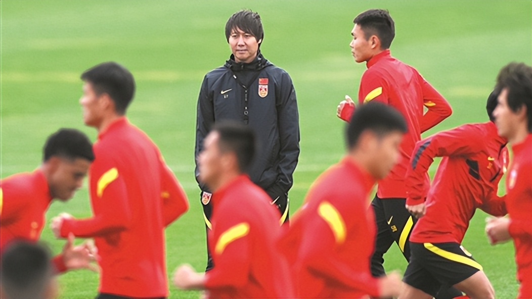 曲艺界顶级嘲讽国足，李铁敛财手段被曝光，一亿存款只是冰山一角