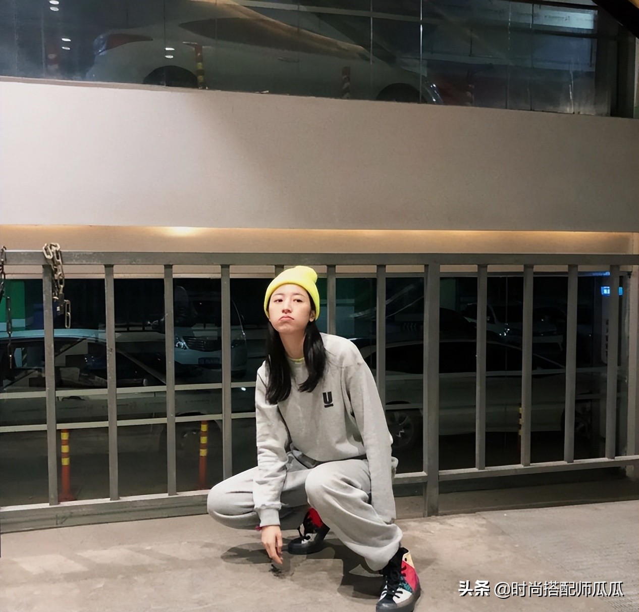 黑色的高帮帆布鞋配长裙子好看吗,黄色帆布鞋搭配什么裙子最好看