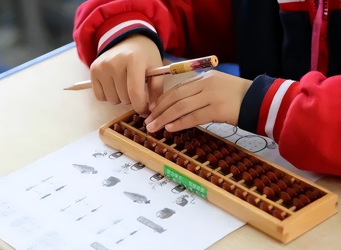 内蒙古6岁女孩入伍特种兵,内蒙古6岁女孩破格入伍