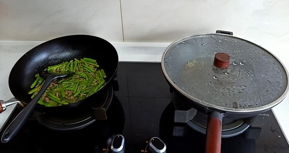 不粘锅涂层轻微刮出条印有毒吗,不粘锅涂层危害视频