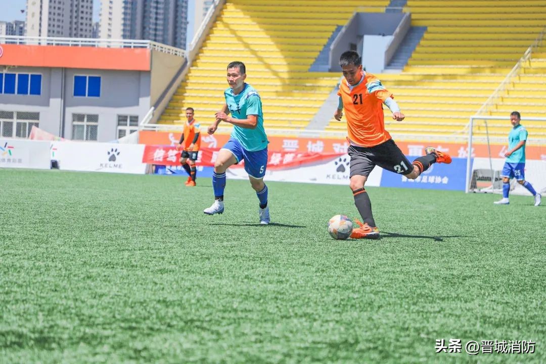 绿茵场上展风采,绿茵场上