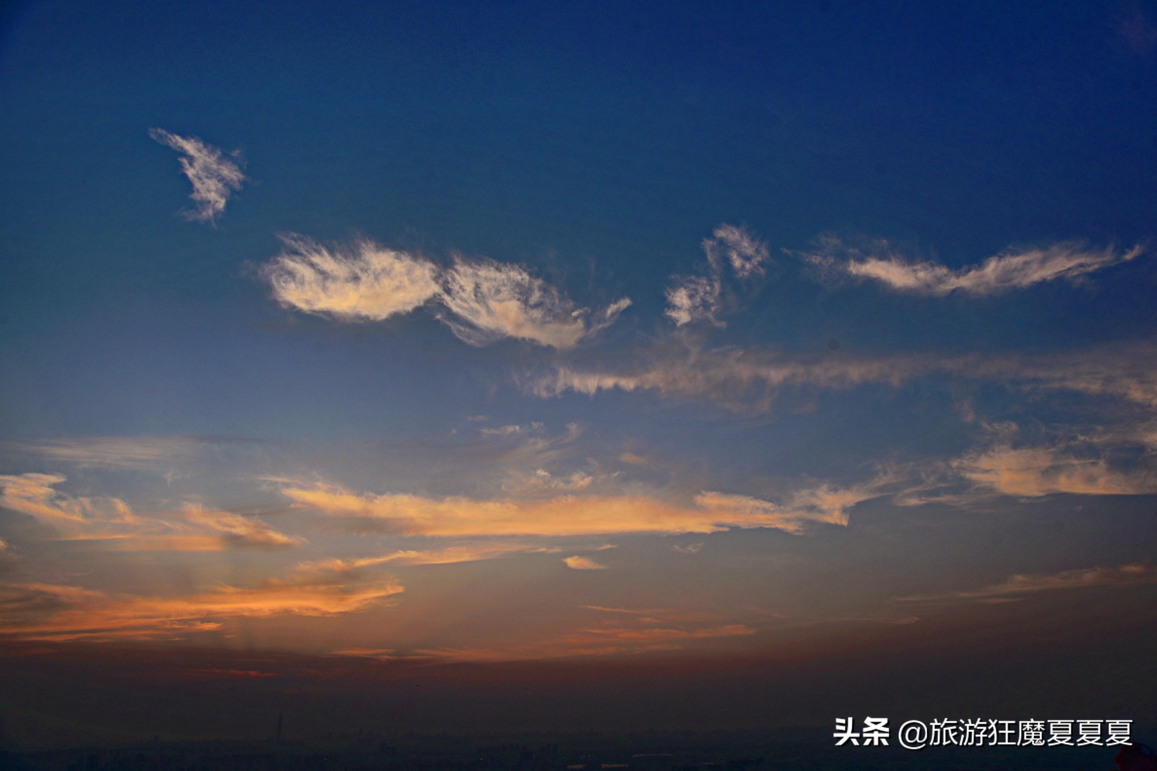 成都龙泉山火到半夜都堵车？跟风夜爬大可不必，这样才有绝美日出