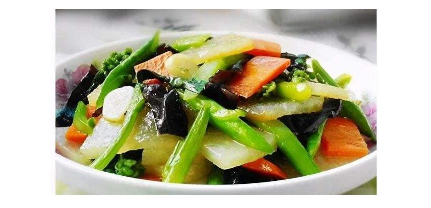 “清肺去火”的菜谱,木耳炒莴笋需要莴笋400g干木耳5g