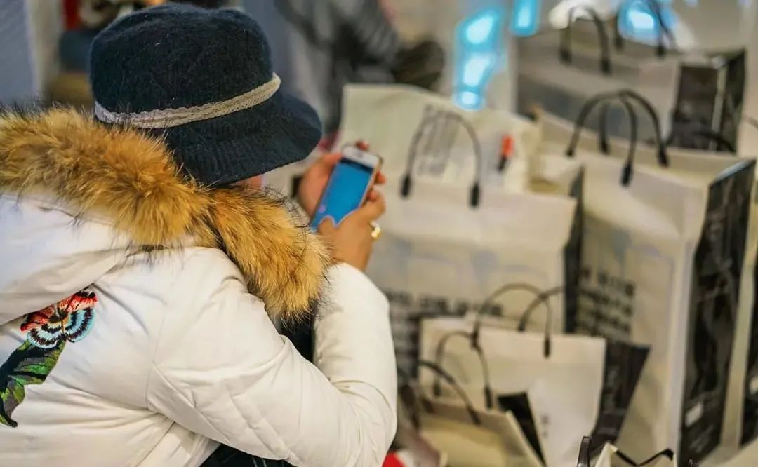 曾创造上亿致富神话，如今却销声匿迹：是谁杀死了“代购”？