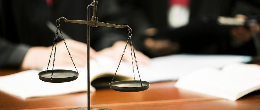 外嫁女打官司请律师多少钱,外嫁女子不享受征地赔偿合理吗