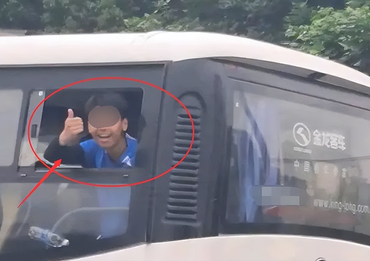 网曝成都体育学院学子打伤川大学子，致其头部流血，更多细节曝光