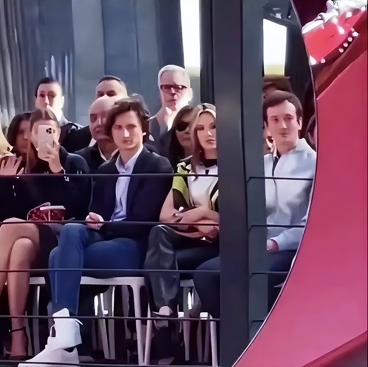 顶豪找贵族，LV家小公子的女友原来是伯爵之后…