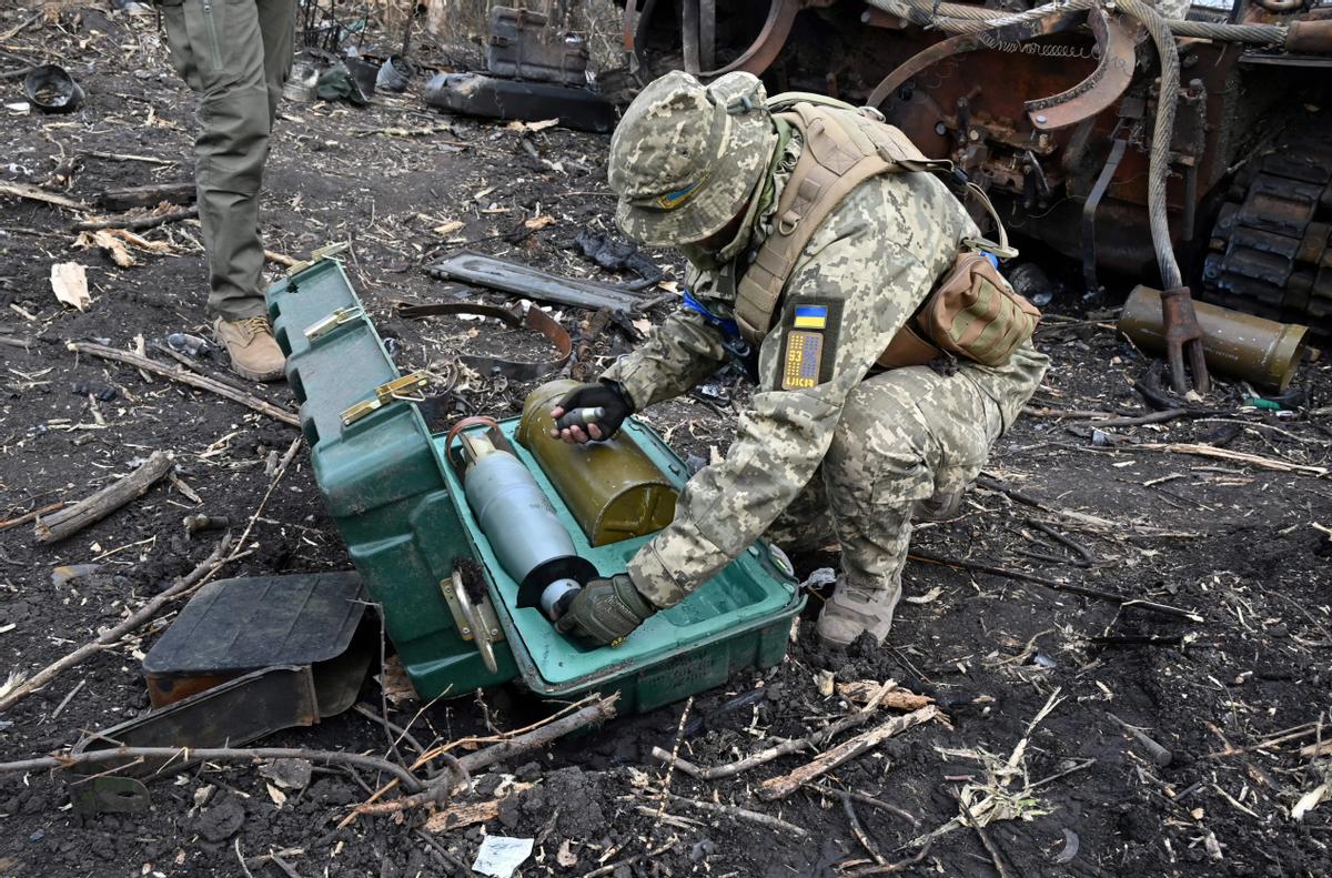 乌军突破俄军反坦克防线,乌军大规模开启反攻却遭俄军重创