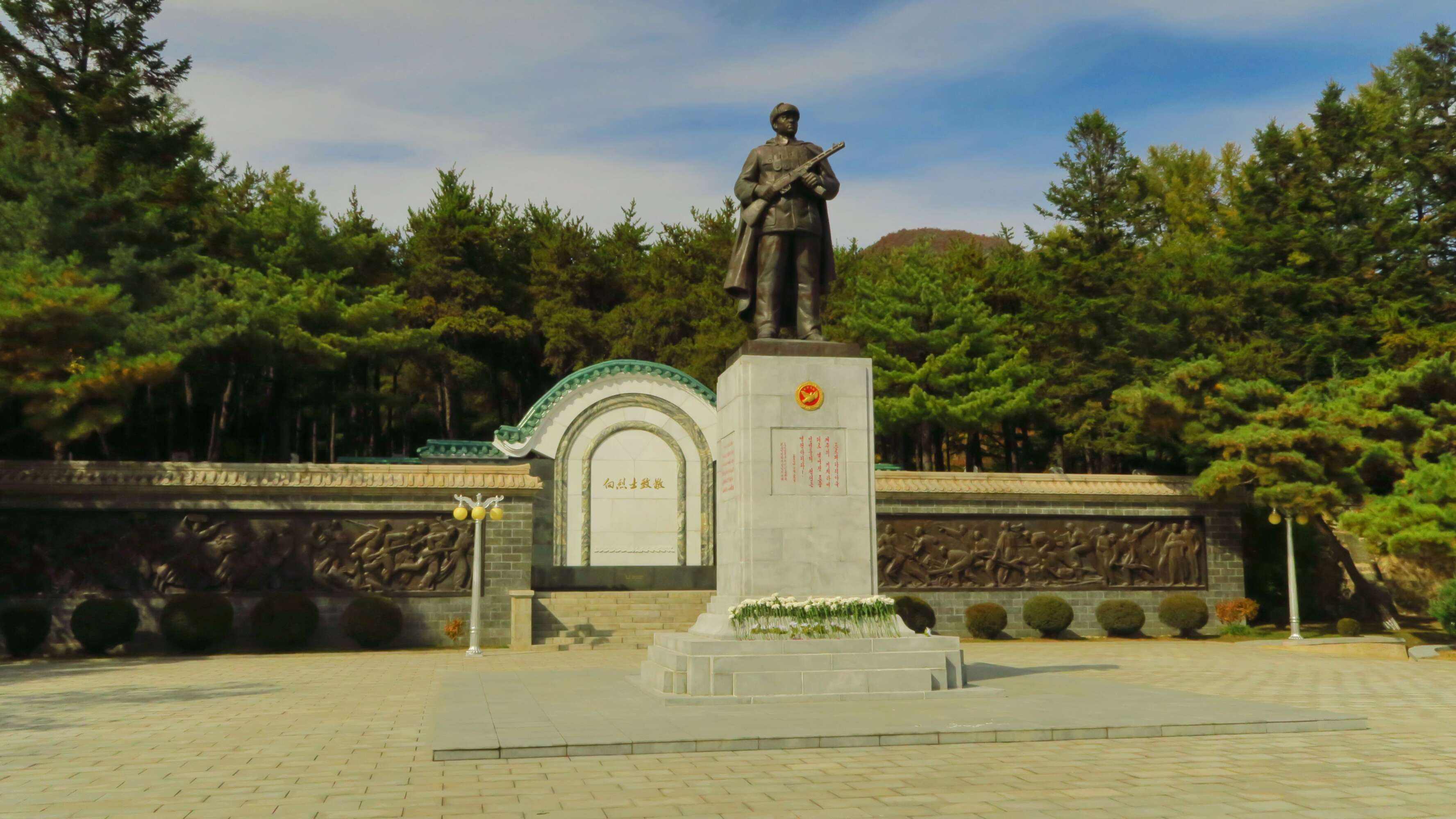 除了毛岸英之外，还有三位“特殊后生”也入朝作战，一人壮烈牺牲