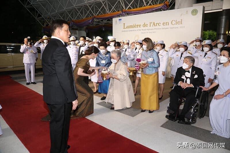 泰国国王王后最新新闻,泰国国王普密蓬诗丽吉王后60周年