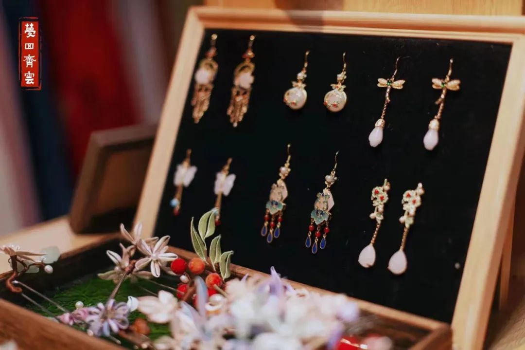 安徽齐云山江浙沪2-3天短途旅游,安徽齐云山沉浸式复古游