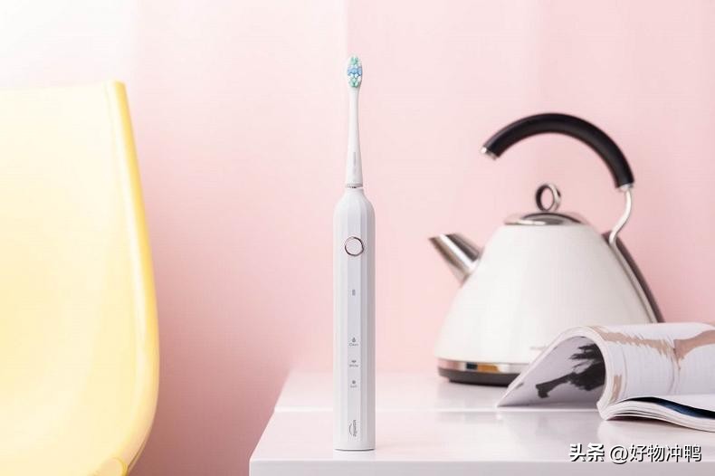 日常妆牙齿怎么变白,化了妆牙齿太黄怎么办