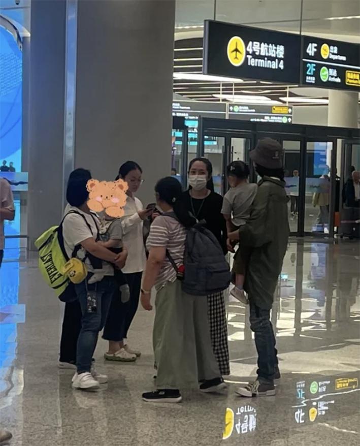 郭碧婷和向佐二胎长什么样,郭碧婷怀二胎和向佐吃饭被拍