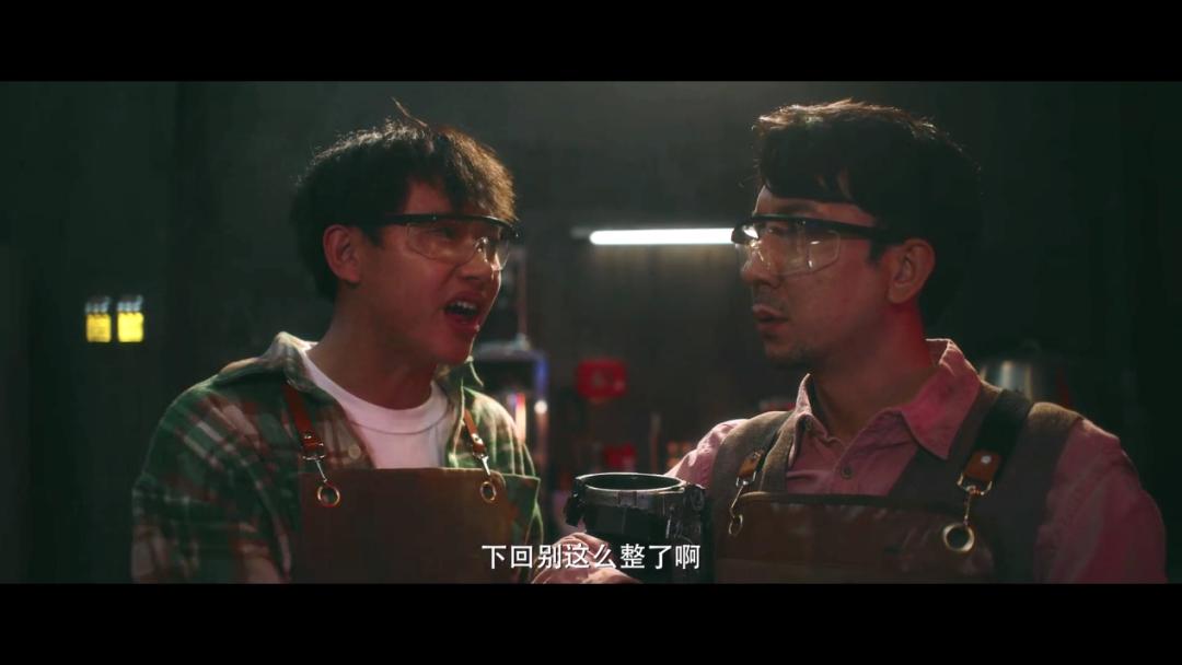 大长腿晶女郎+“过气”动作明星，这组合想不烂都难